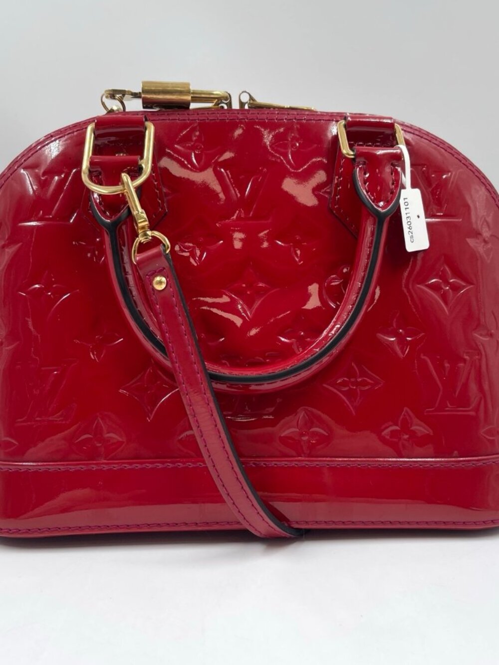 Louis Vuitton Alma BB Monogram Vernis in Pomme d’Amour